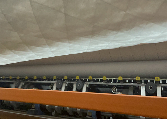 1600rpm 94 inch Hoogefficiënte Industriële Multi-naaldquilter met Automatisch Smeersysteem
