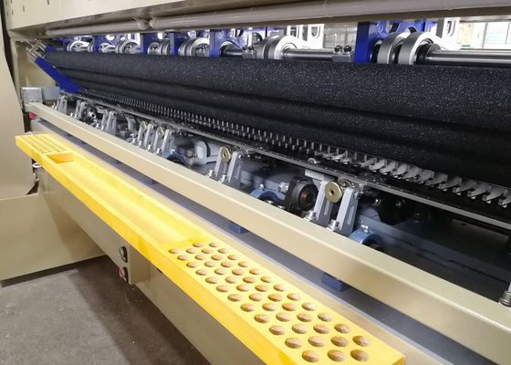 240CM 3 rijen Servo-aangedreven industriële kommerciële high-speed quilting machine voor dekens